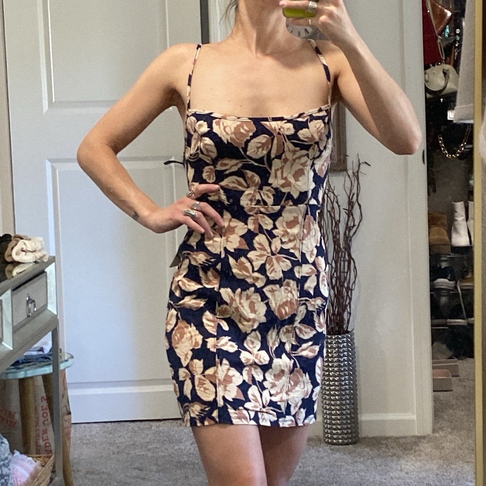 🌼 NWT Free People Floral Strappy back open back mini dress very flattering - Picture 8 of 17